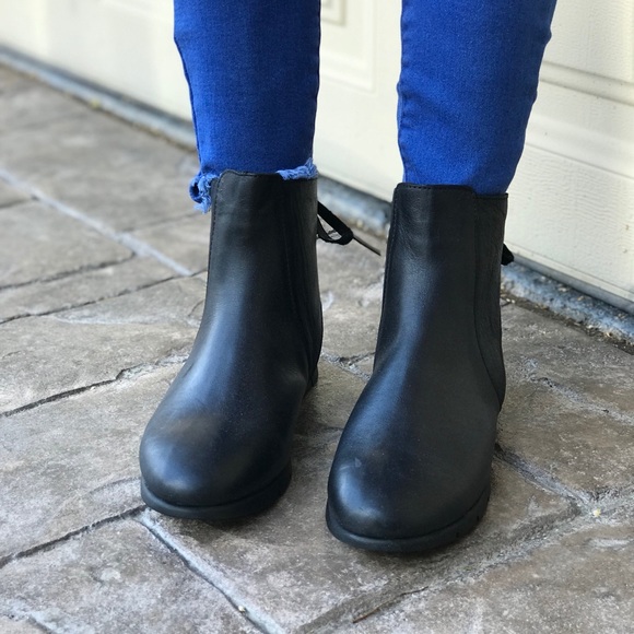 Black Back Lacing Calf Leather Urban Boots - Picture 5 of 7